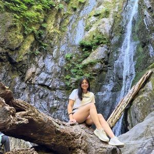 Meet your Posher, Francine